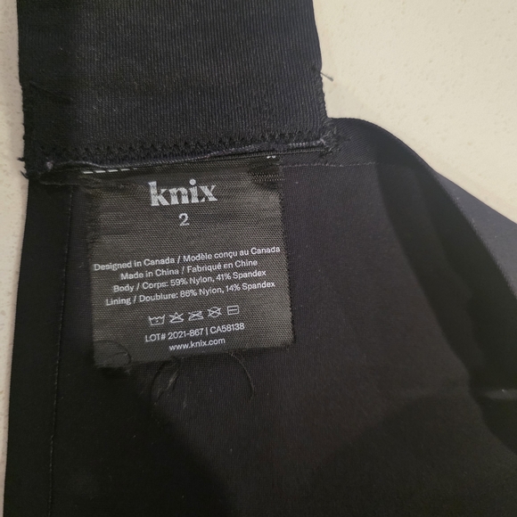Knix Black Front-Zip Bra - Picture 6 of 7